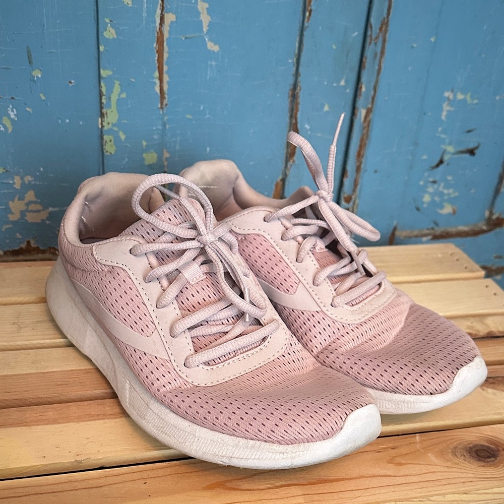 Women's Pink Athletic Shoes